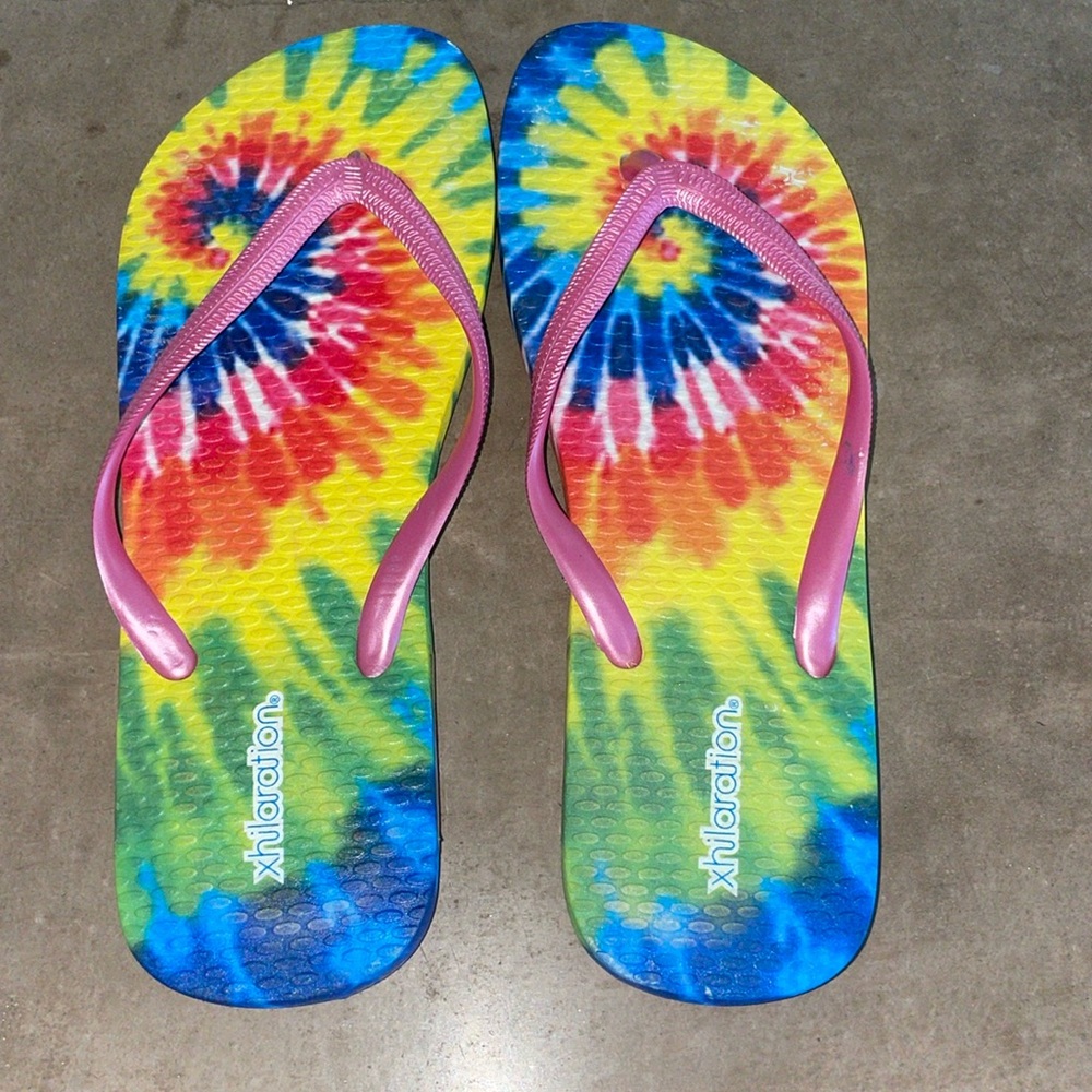 Xhilaration Tie Dye Flip Flops | 8